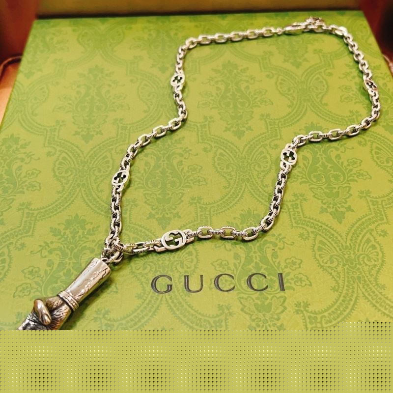 G*u*i necklaces